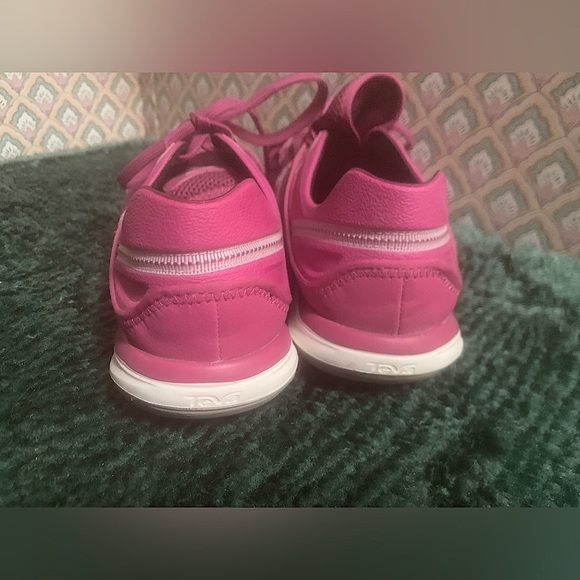 Teva Pink EVO Shoes - Picture 6 of 8